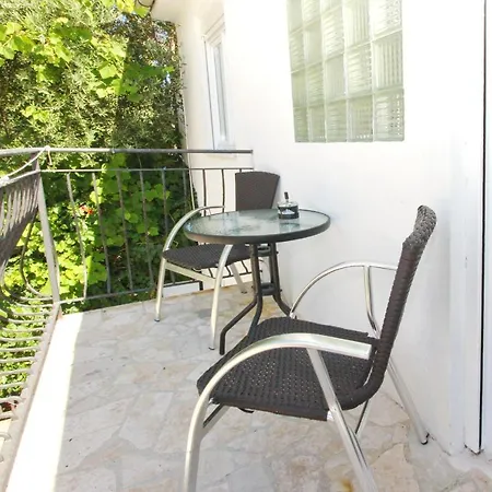 And With Parking Space Baska, Krk - 19215 Guest house Baska (Krk)