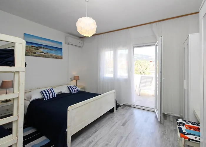 And With Parking Space Baska, Krk - 19215 Pensjonat 3*